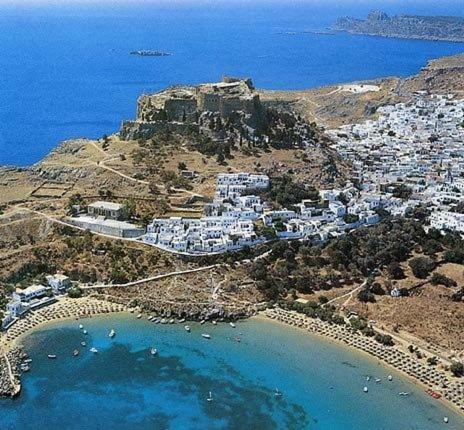Next To , Taverns Bars & 10 To Lindos Vila Haraki