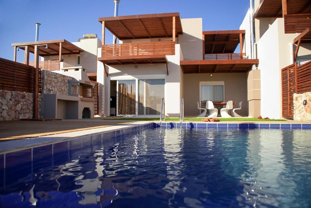 Next To , Taverns Bars & 10 To Lindos Villa *