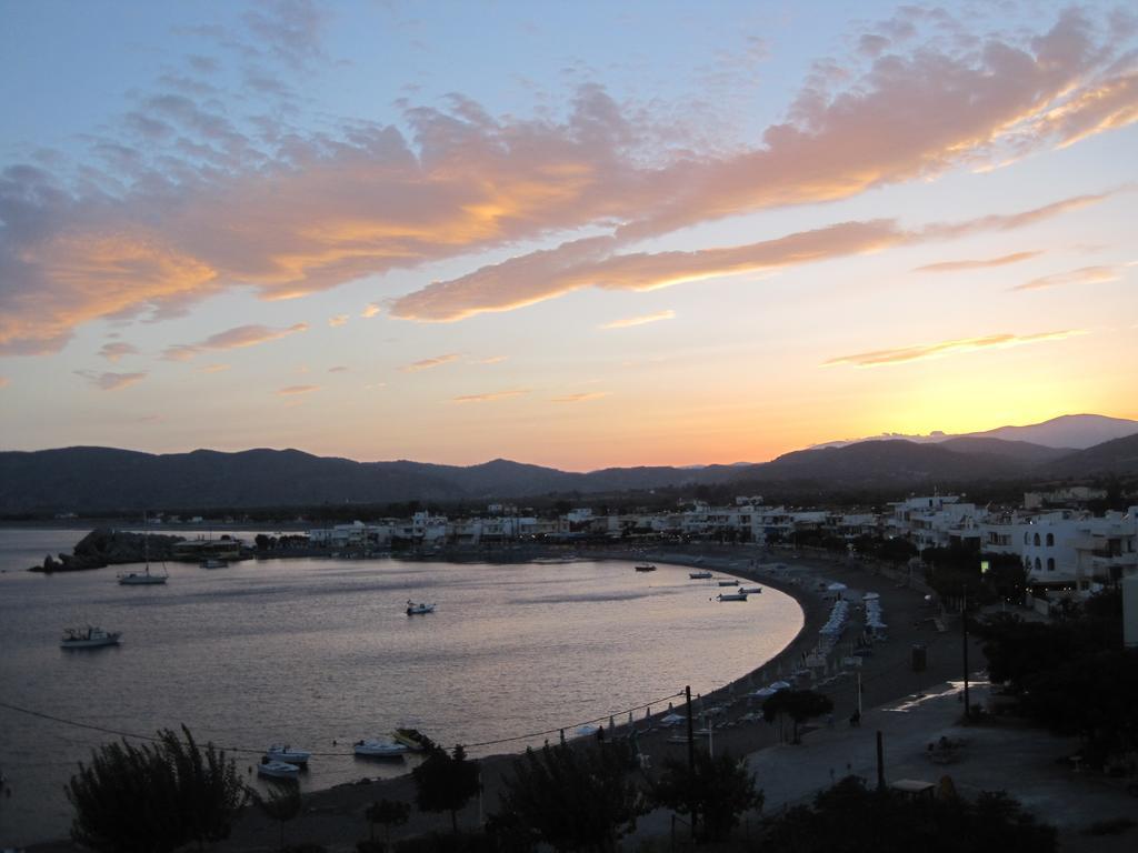 Next To , Taverns Bars & 10 To Lindos Villa Charaki